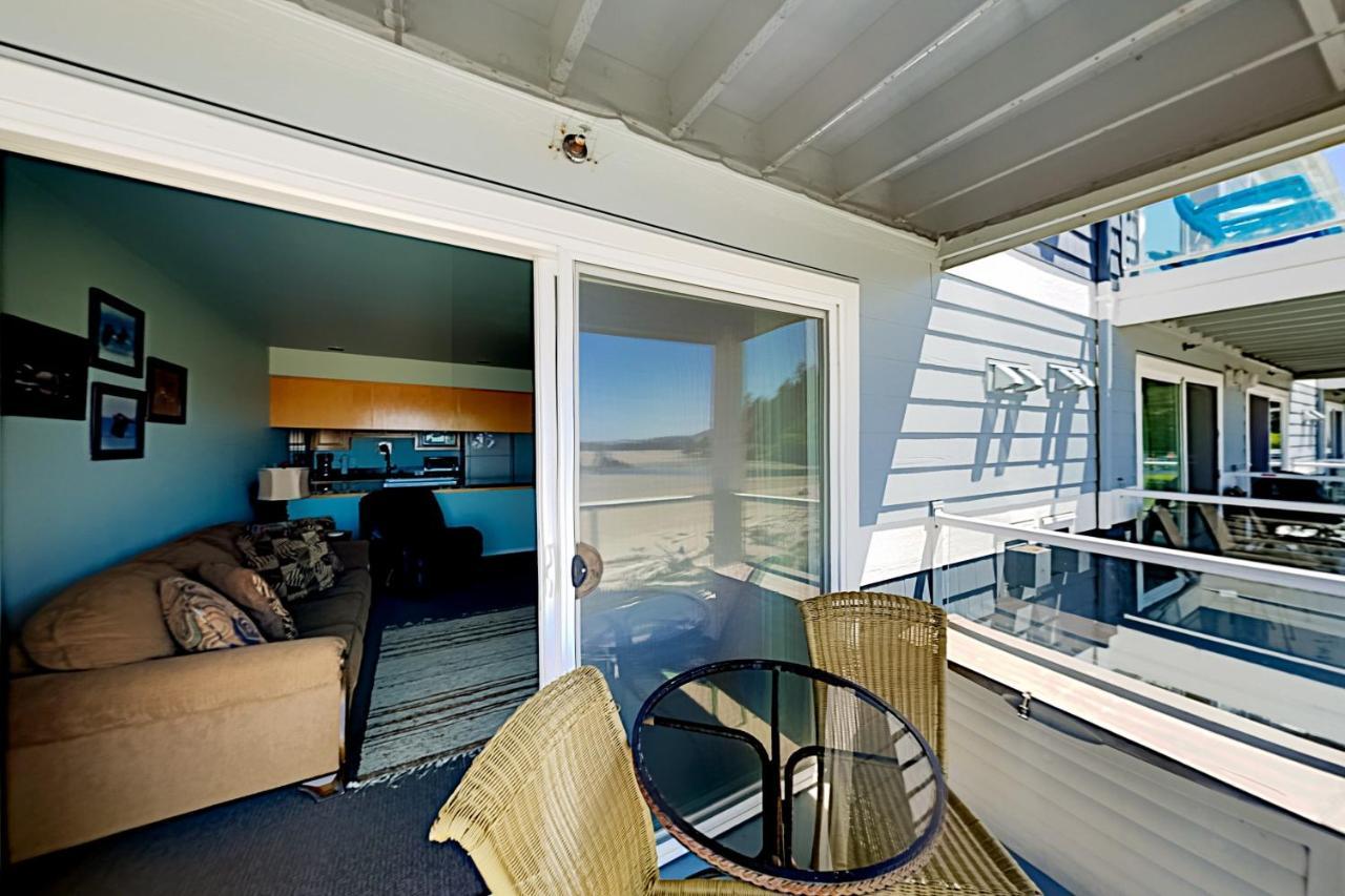New Listing! Bay-View Beauty With Private Balcony Condo Lincoln City Exterior foto