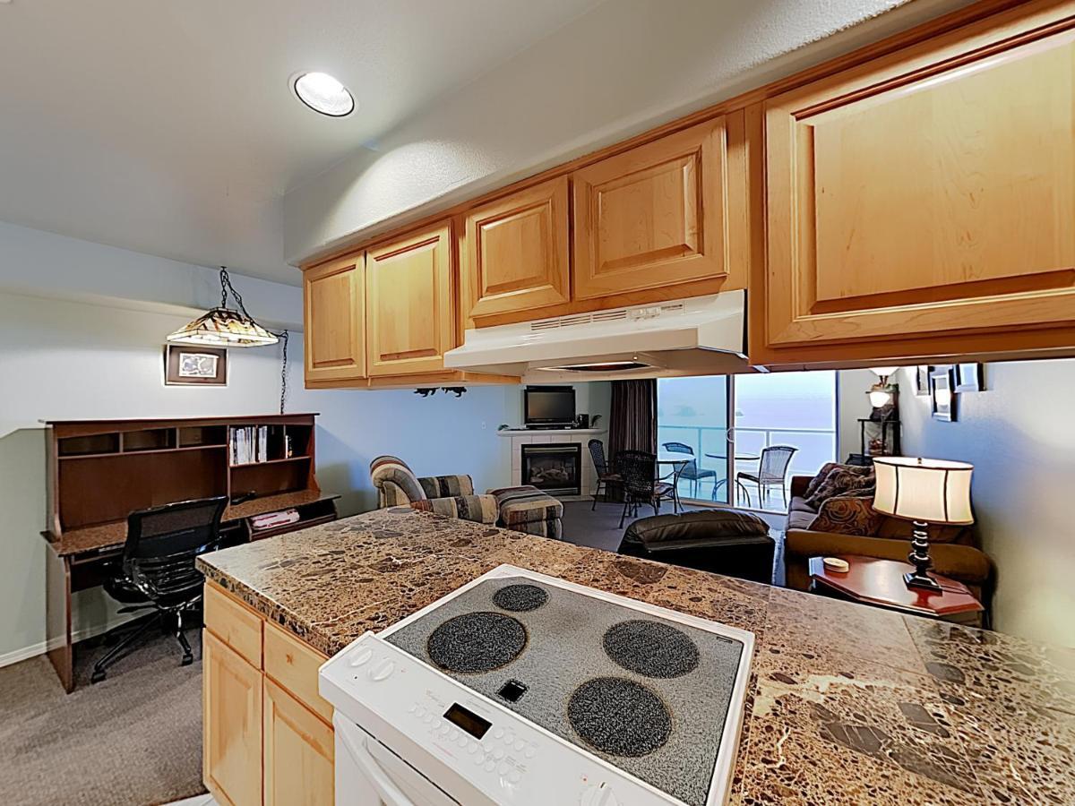 New Listing! Bay-View Beauty With Private Balcony Condo Lincoln City Exterior foto