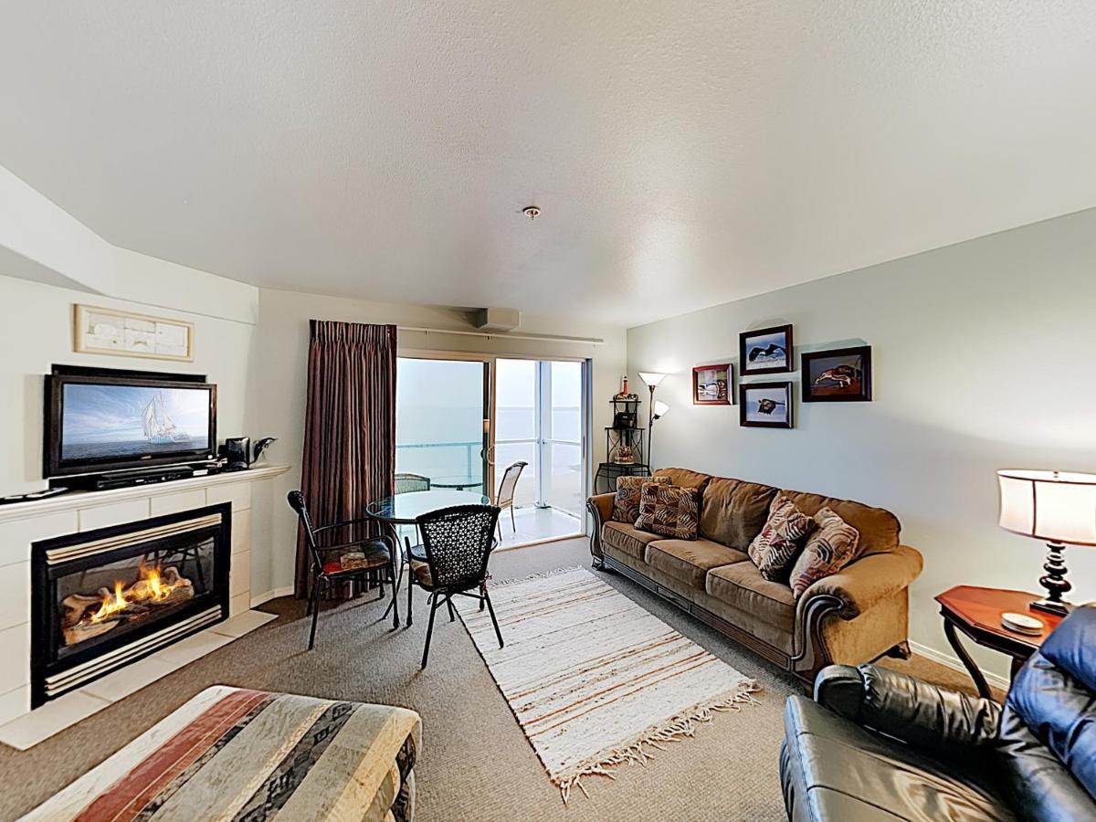 New Listing! Bay-View Beauty With Private Balcony Condo Lincoln City Exterior foto