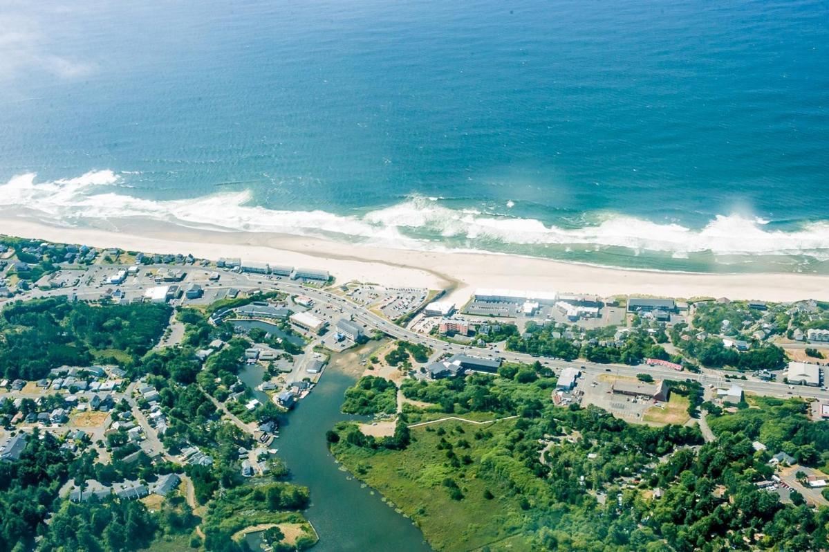 New Listing! Bay-View Beauty With Private Balcony Condo Lincoln City Exterior foto